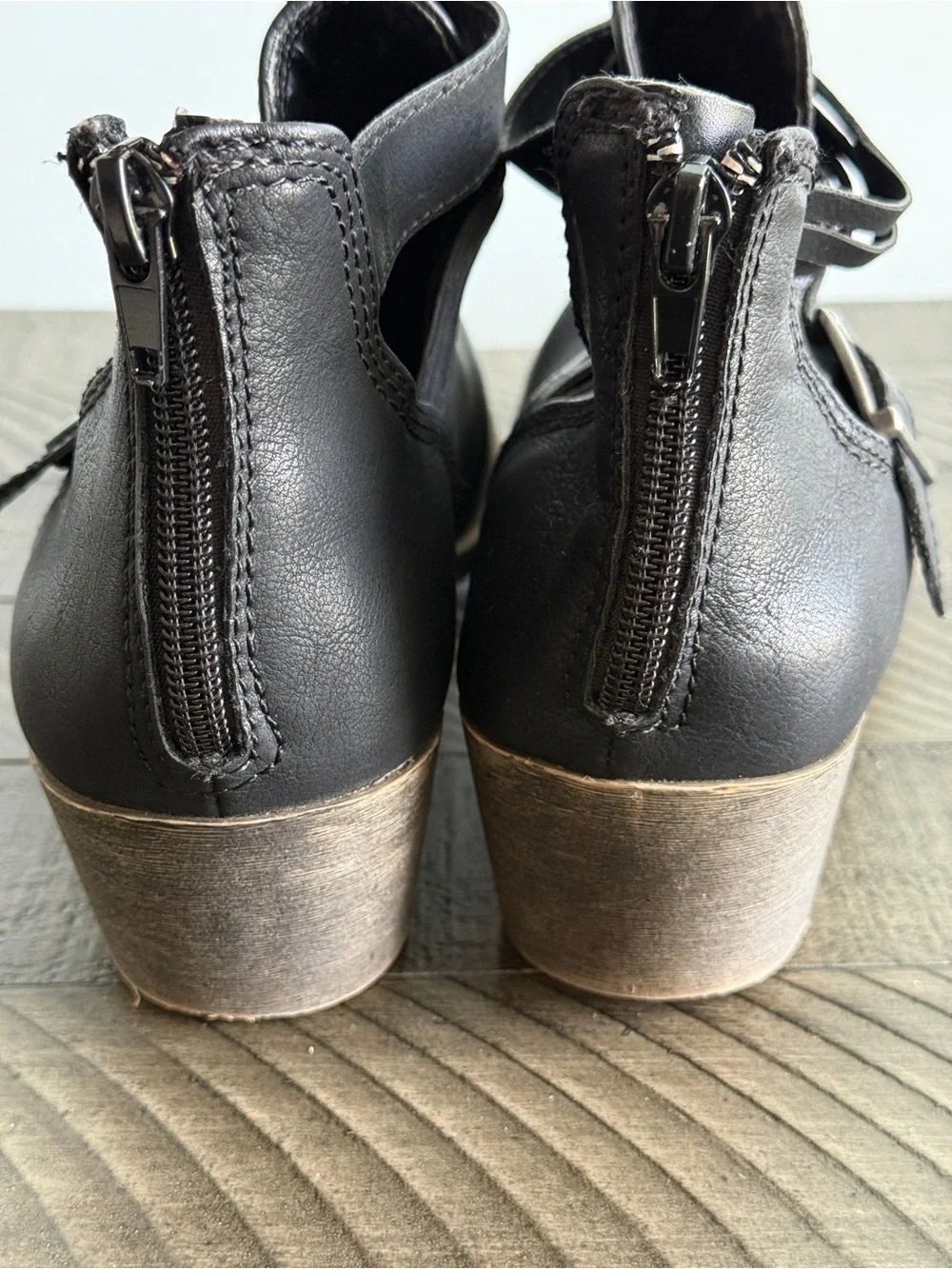 Jellypop Women's Black Cutout Buckle Ankle Boots Size 8.5